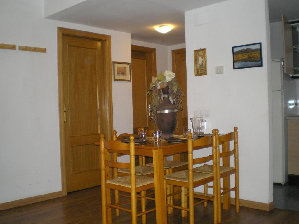 Apartamentos Turisticos Reyes Catolicos Saragossa Zimmer foto
